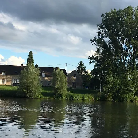 Clos Remy Couette-café