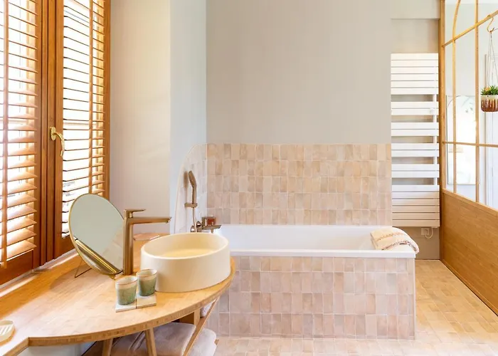 ベッド・アンド・ブレックファスト Clos Remy 3*